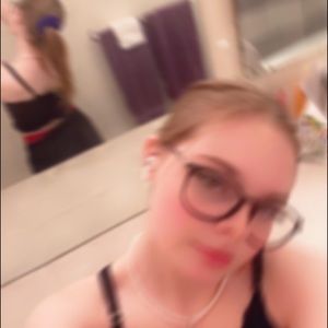 Meet your Posher, Makenzie